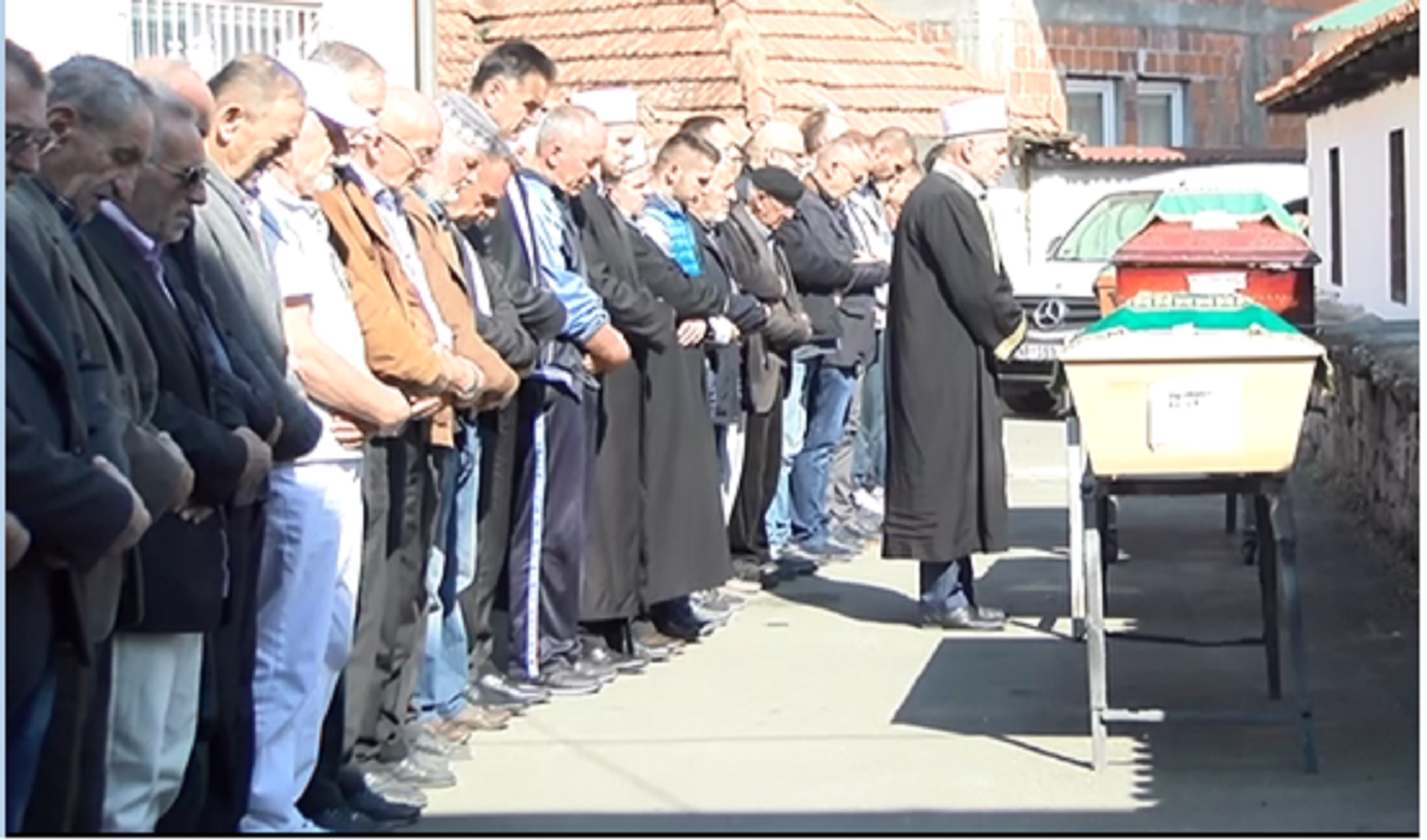 NOVI PAZAR: DŽENAZA ZA MAJKU I  ĆERKE