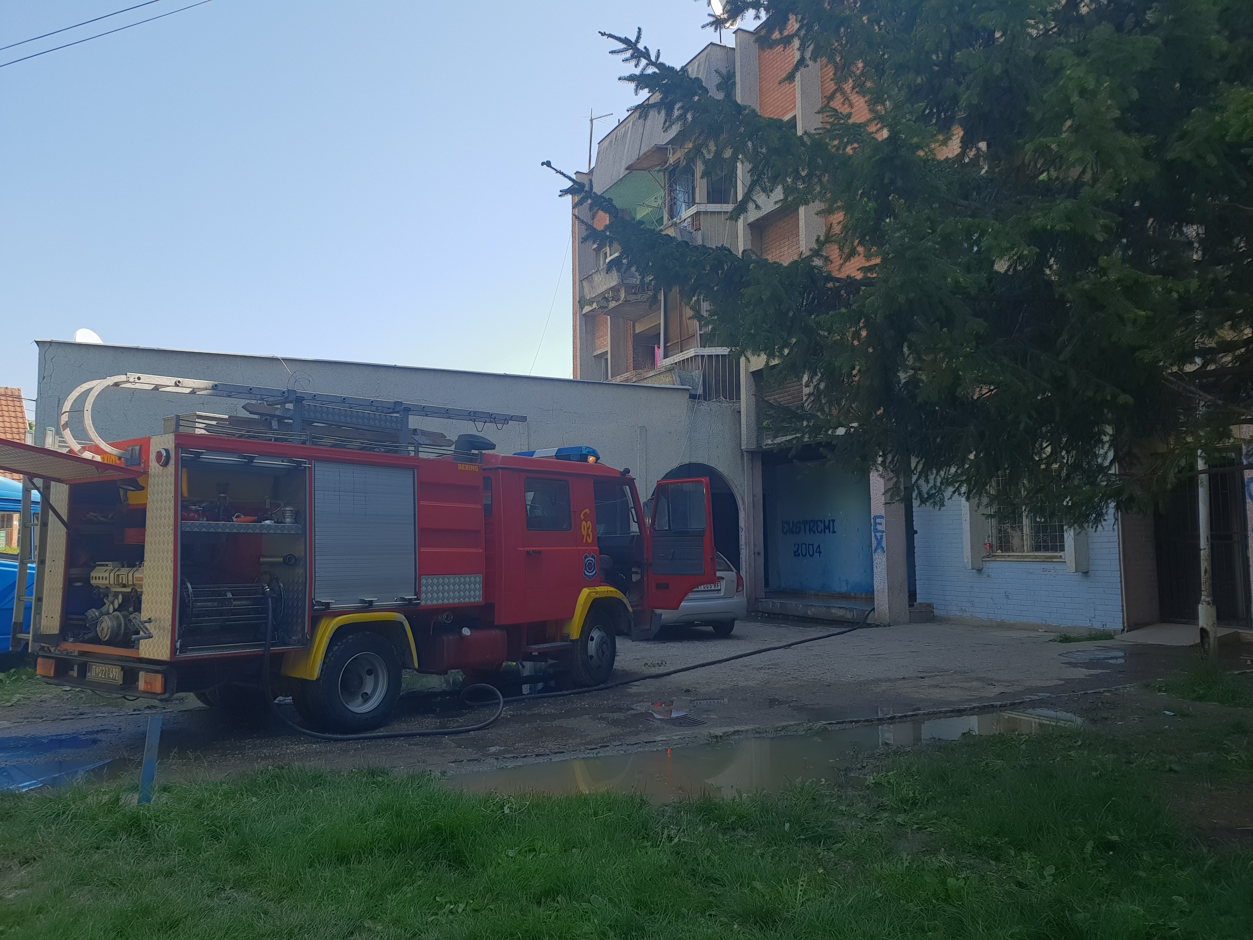 Ugašen požar u Centru za socijalni rad (VIDEO)