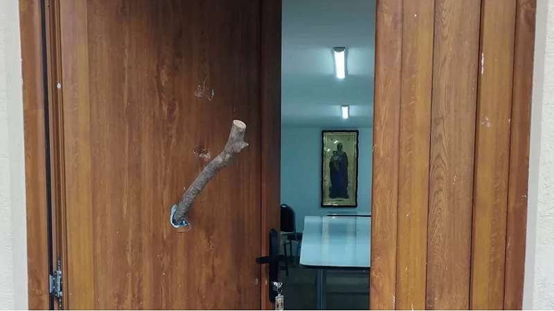 vrata na crkvi u Lukocrevu