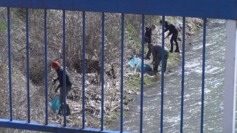 ribolovci čistili rašku