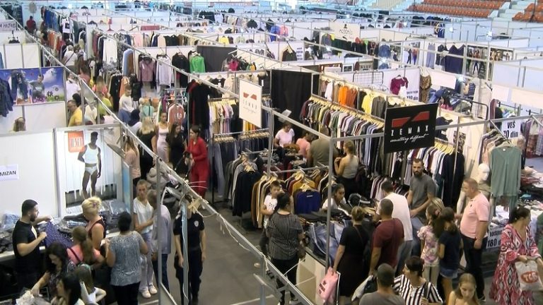 Počeo Letnji vašar, popusti i do 70 odsto
