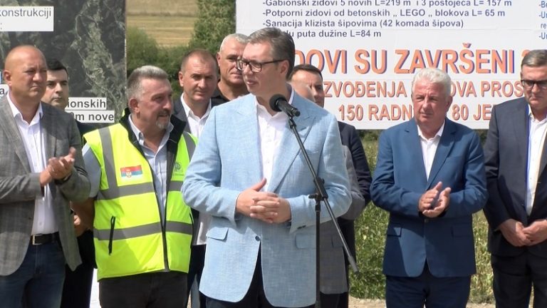 Vučić: Put jednako važan i za Srbe i za Bošnjake