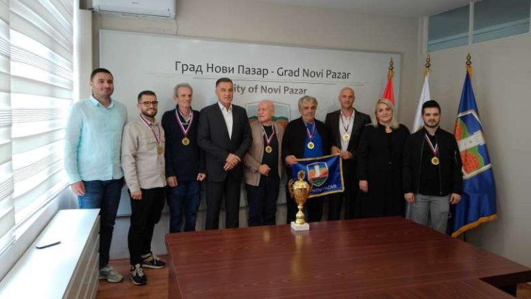 ŠK Ina Dizajn Novi Pazar u gradskoj upravi
