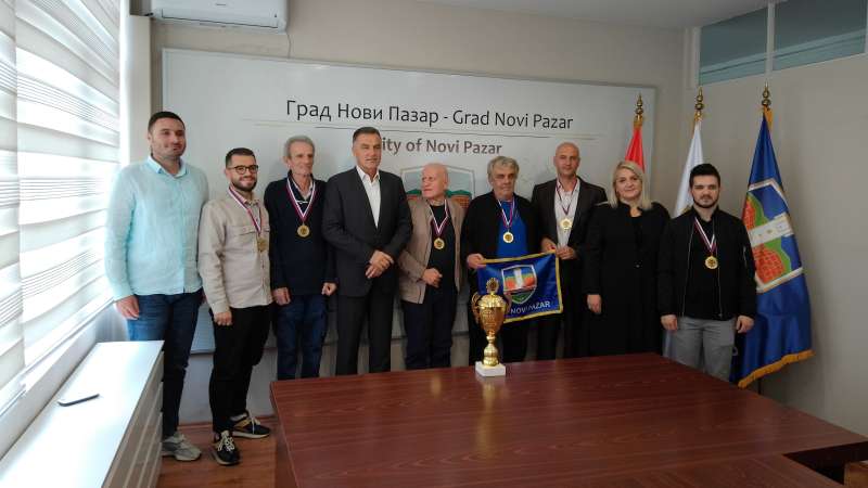 ŠK Ina Dizajn Novi Pazar u gradskoj upravi