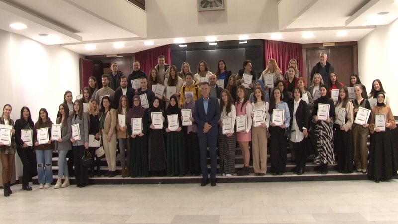 Uručene stipendije za 86 najboljih studenata