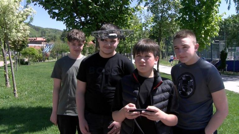 Novopazarski osnovci drugi u programiranju dronova