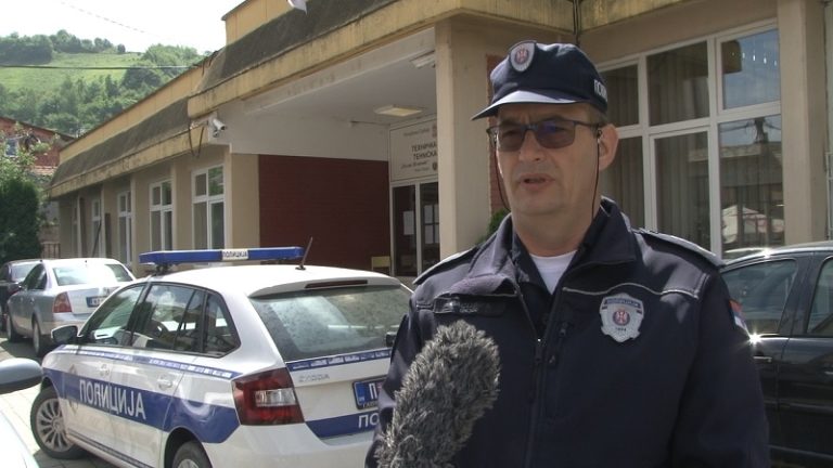 Apel maturantima: Na maturu bez automobila