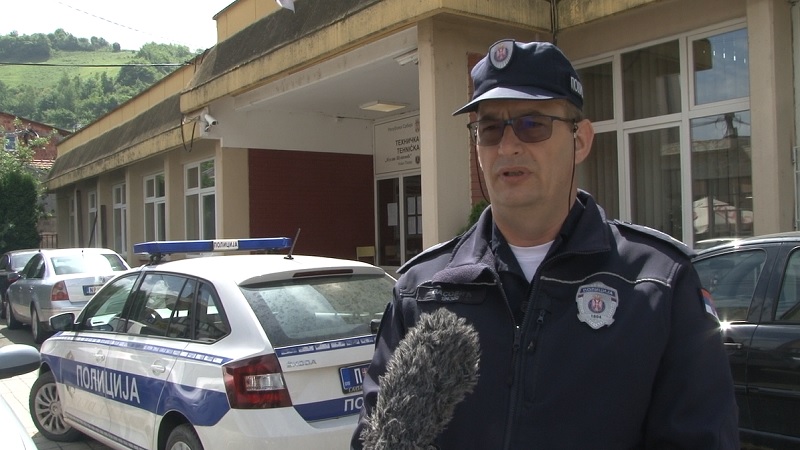 Apel maturantima: Na maturu bez automobila