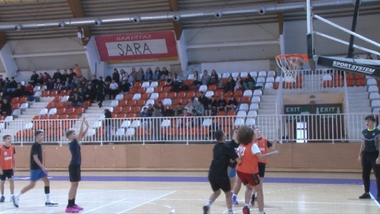 Takmičenje osnovaca u košarci okupilo devet ekipa
