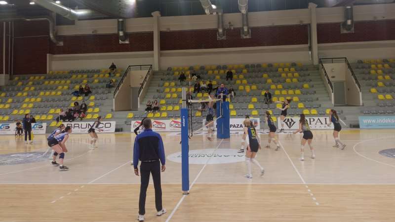 Odbojkašice Novog Pazara protiv Volej starsa