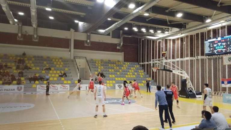 Košarkaši Metalca i Novog Pazara