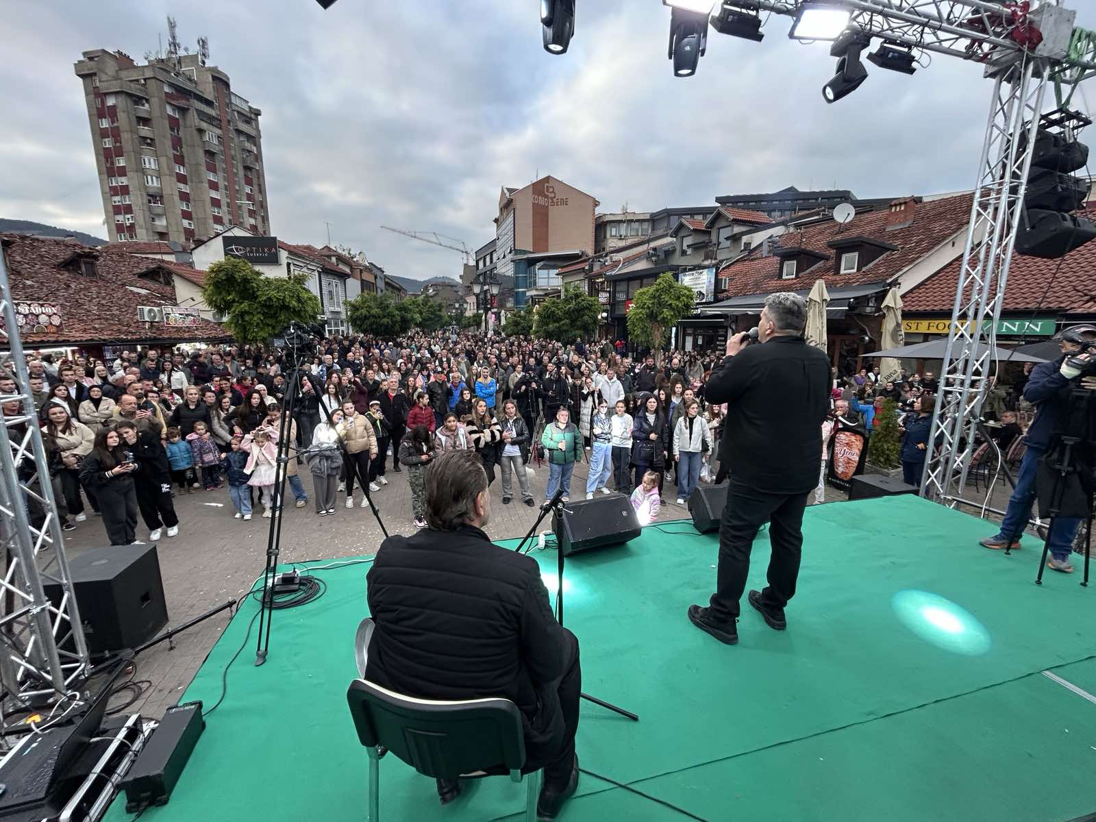 Novi Pazar ispratio Halida Bešlića pesmom i sećanjem