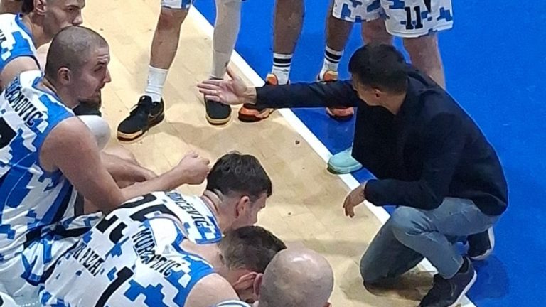 Trener košarkaša Novog Pazara Boško Buha