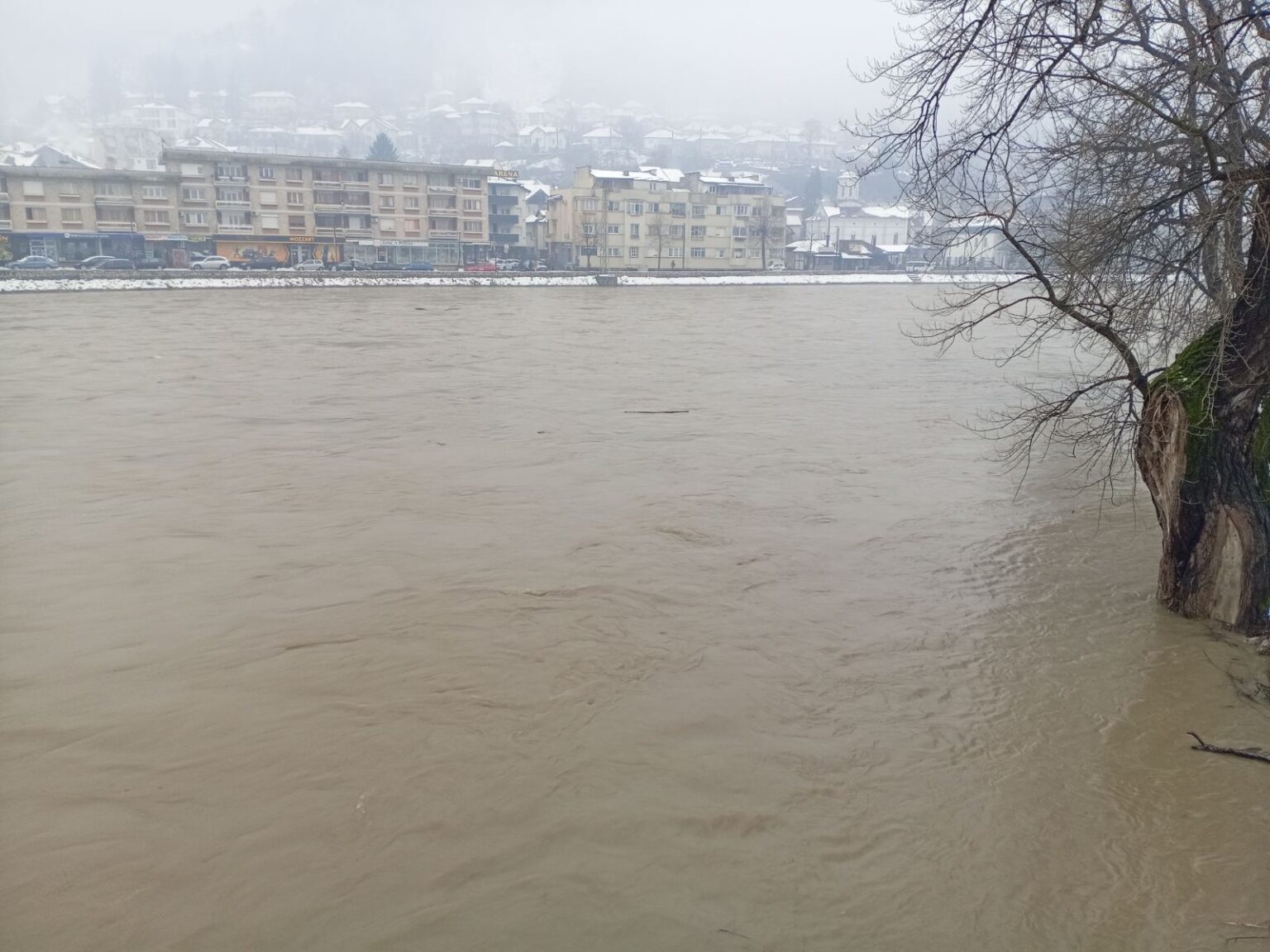 Lim se izlio u Zalugu, Ivanju i Brodarevu