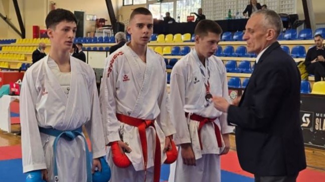 Školsko prvenstvo Srbije u karateu: Avramović zlatni, srebro Ejupoviću