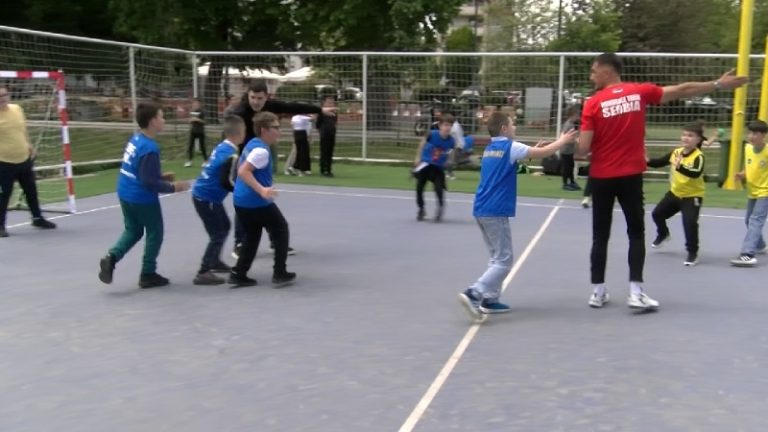Cela Srbija igra mini rukomet u Novom Pazaru